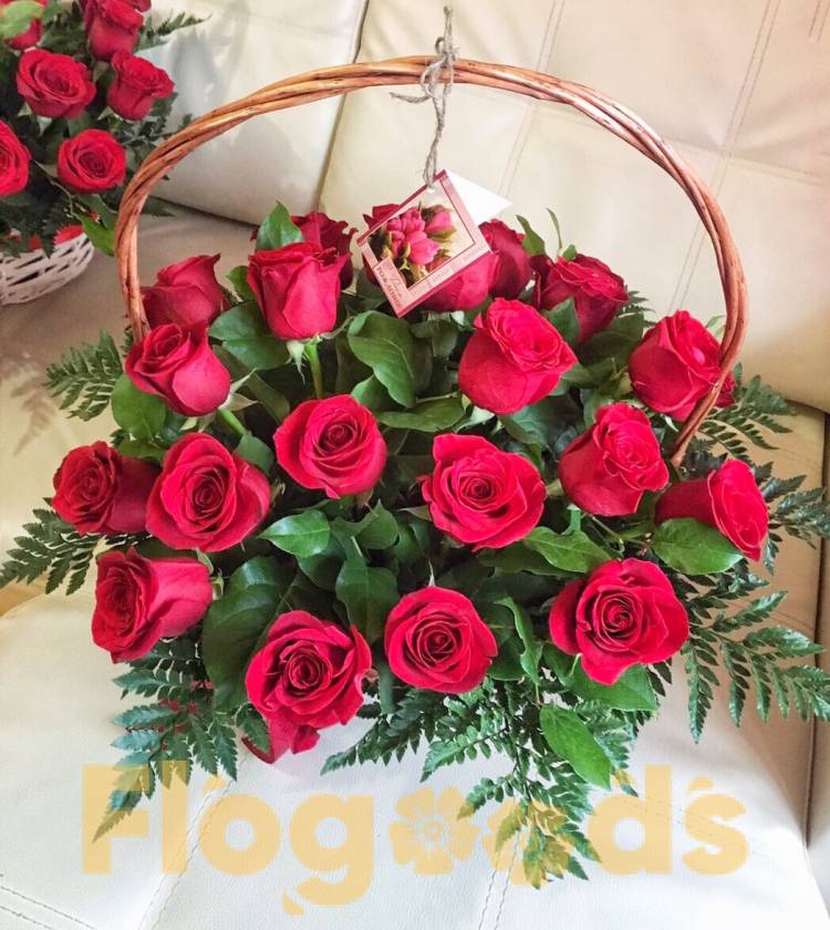 Корзина «Донна роза» за 12 377 руб.